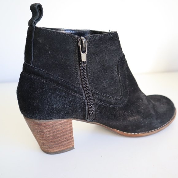 Dolce Vita Black Suede Stacked Heel Ankle Boots, Size 6 - Picture 5 of 11